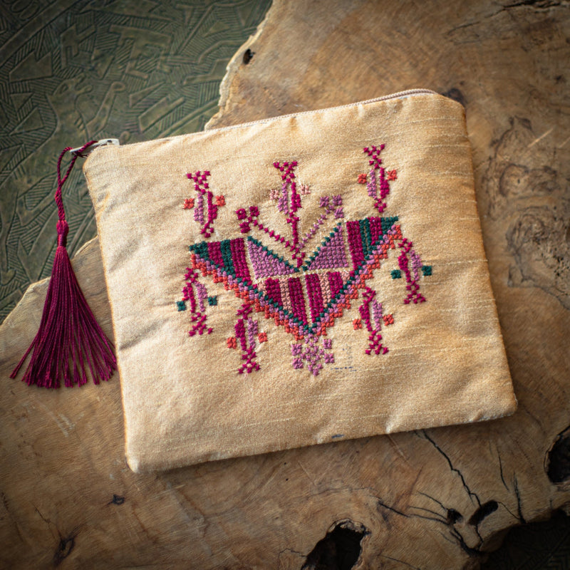 Traditional Gaza Pouch on Saya | Palestinian Tatreez Pouch